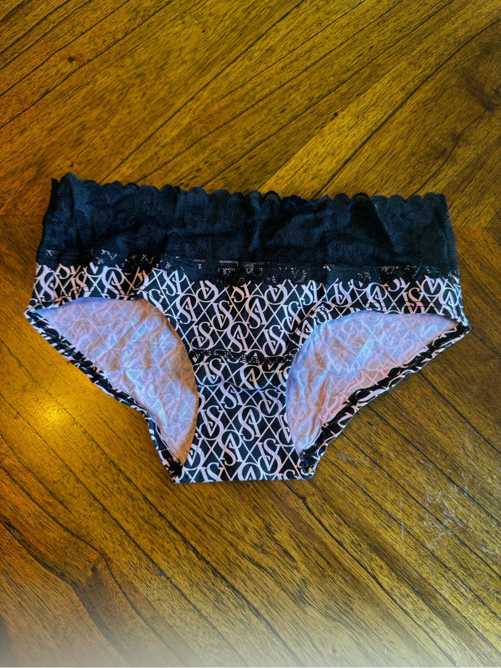 NWT Victoria Secret lace hipster panty